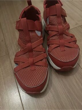 Ryka Coral-Pink Active Sandals Size 9M US